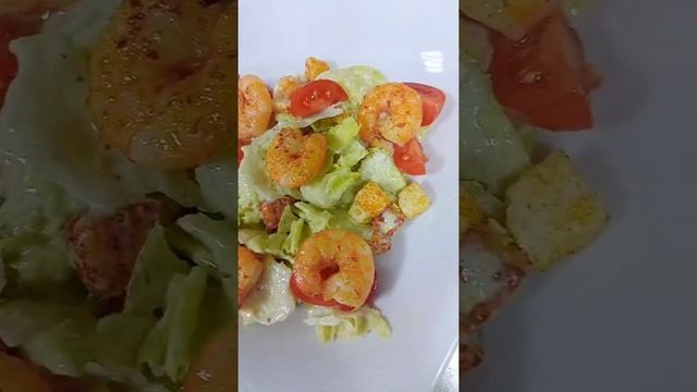 Салат с креветками #креветки #салат_с_креветками смотреть онлайн