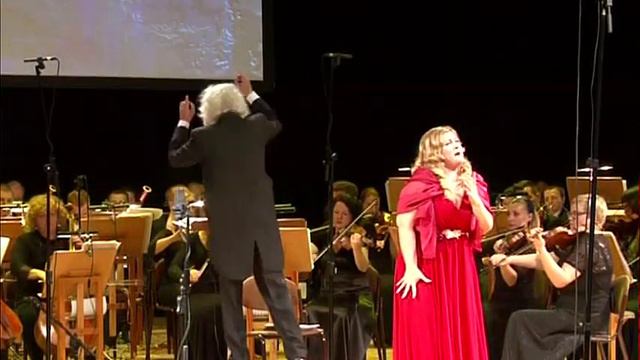 Арию Катерины исполняет Елена Михайленко
