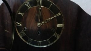 Настольные, каминные часы с четвертным боем.