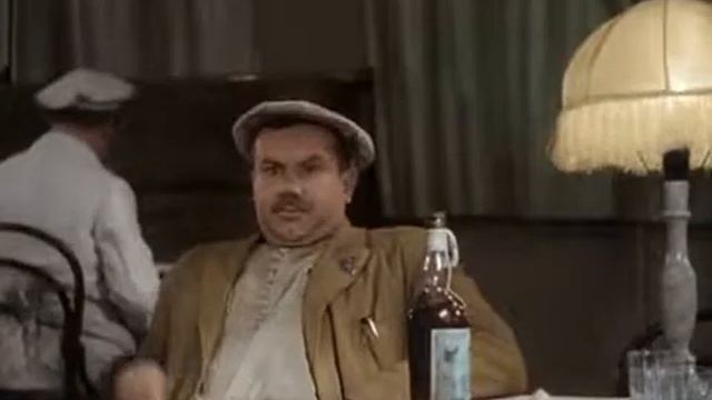 Песня официанта из фильма "Волга-Волга" смотреть онлайн