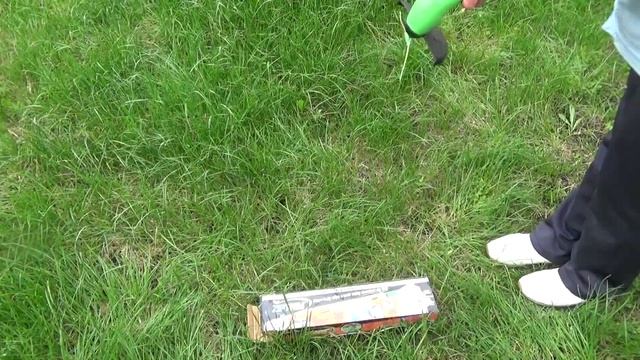 Не ведитесь на рекламу! Осторожно, газонокосилка на батарейках ZIP TRIM смотреть онлайн