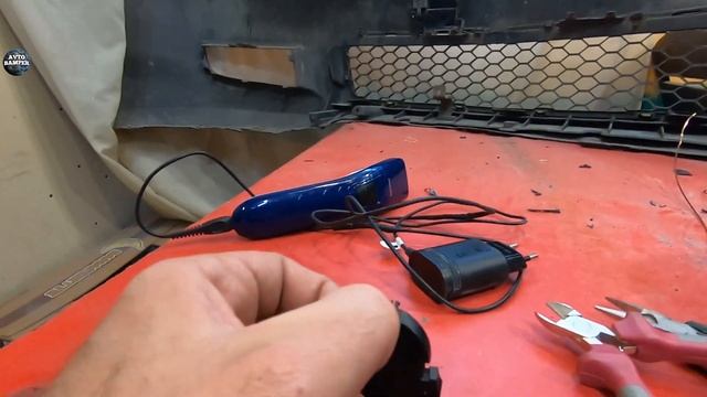 Ремонт машинки для стрижки philips. Пайка замка ножей.