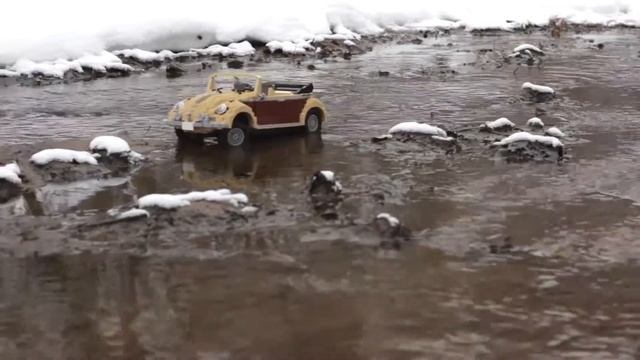 Conquest of the creek on the Lego Volkswagen Beetle смотреть онлайн