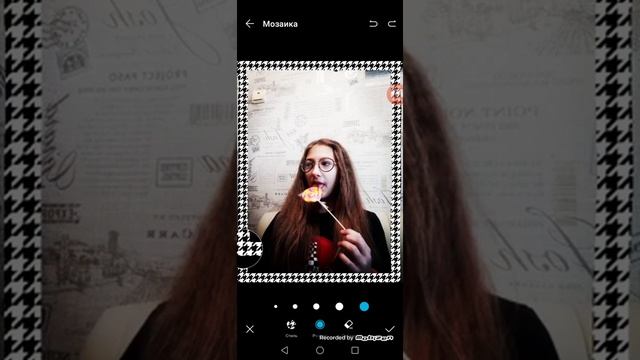 Как легко можно сделать фото одной. И как можно смонтировать? смотреть онлайн