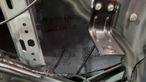 Кроссовер Chery Tiggo 4, как выглядит родная шумозащита и ка можно шумоизоляцию усовершенствовать.
