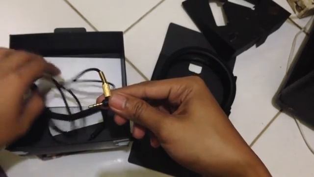 Video Unboxing Marshall major II headphone смотреть онлайн