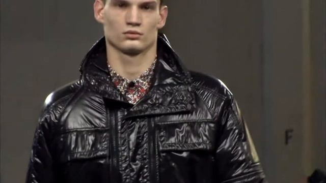 Dirk Bikkembergs - Fall-Winter 17/18 Fashion Show смотреть онлайн