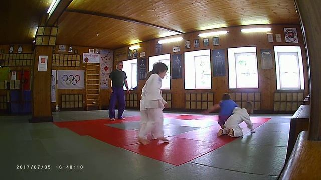 Дзюдо. Учимся толкаться спиной, дети 4-6 лет. смотреть онлайн