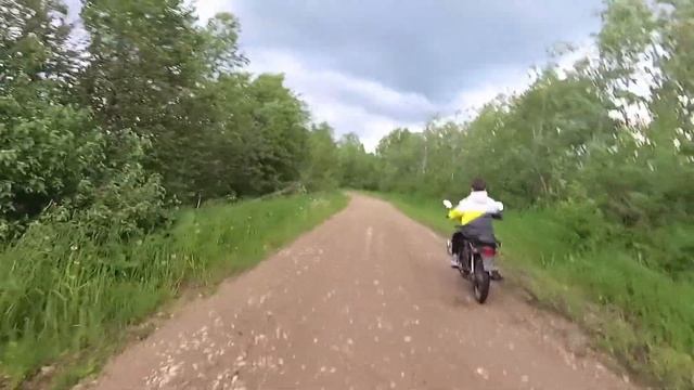 УЧУ МЛАДШЕГО БРАТА ЕЗДИТЬ НА МОТОЦИКЛЕ! смотреть онлайн