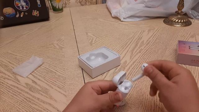 распаковка аерпоцов i18-pro смотреть онлайн