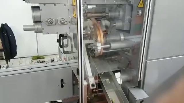 Заверточная машина для упаковки конфет, двойной перекрут, 250-300 шт/мин