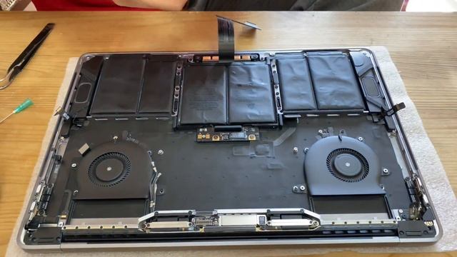 Разборка MacBook Pro 13 Mid 2018 A1989