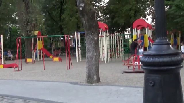 Гуляем в парке со слоном / ночная прогулка / леплю из полимерной глины смотреть онлайн