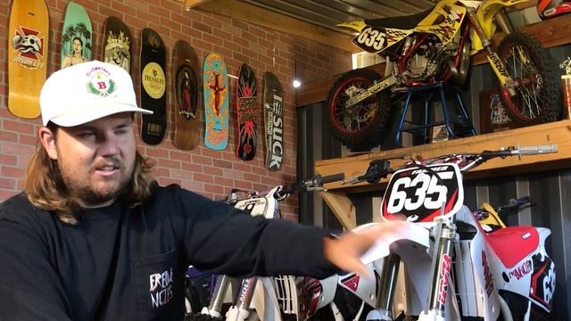 Backyard Lap Battles 1: 01 XR100 and 76 XL175 смотреть онлайн