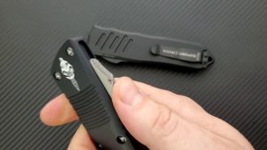 Guardian Tactical Recon 40 VS Microtech Combat Troodon - MONSTER OTF Battle!