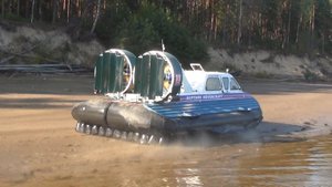 Суда и катера на воздушной подушке.