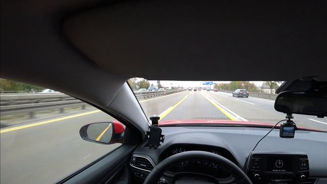 Чуть не попали в переделку ? ? Разговоры за рулём по немецкому автобану на Hyundai i30 смотреть онлайн