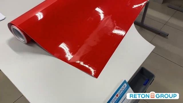 Виниловая плёнка глянцевая красная Reton Group / винил на авто / самоклеющаяся пленка для мебели