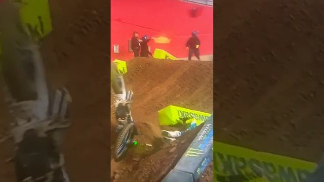 Glendale SX_ Huge ?crash for Bate Thrasher