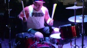 Живой концерт барабанщика в Анапе.