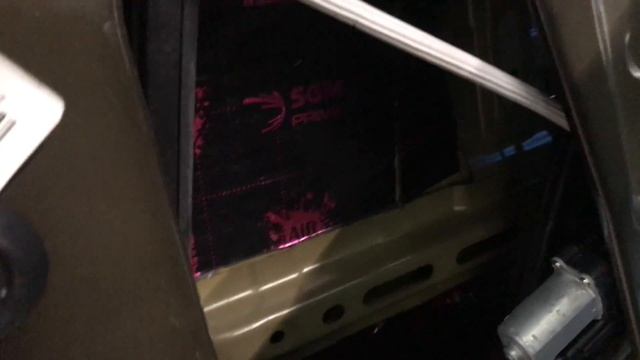Chevrolet Tahoe, звукоизоляция салона выполнена эффективными шумоизоляционными материалами SGM.