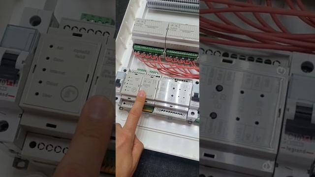 Щит для умной гостинки с Яндекс Алисой