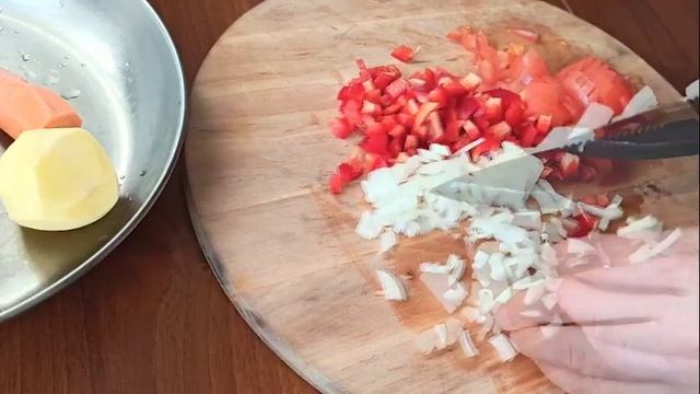 Что приготовить из ЦЕЛОЙ РЫБЫ ? Может проще купить стейк ? Засолка рыбы. Рыбный суп с перловкой.