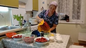 Освежающий, ароматный компот из свежей клубники