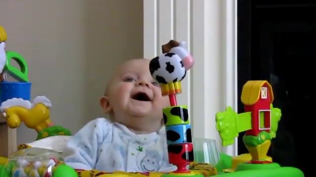 Малыш и мамин нос:) смотреть онлайн