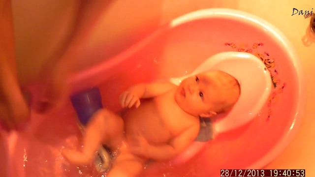 Маша моется смотреть онлайн