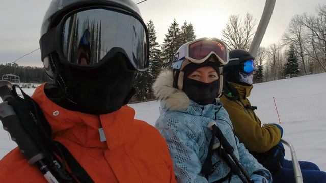 Сорочаны 11.02.24. Па-ма-сын на склоне. Видео снято на DJI и вебкамеры склона №3. смотреть онлайн