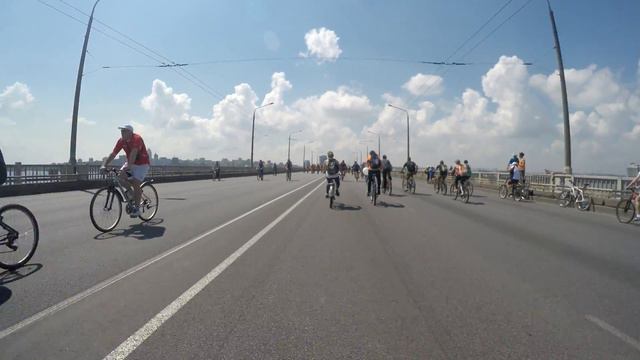 Велодень 2016 Днепропетровск колонна. качество 4К смотреть онлайн