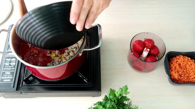 Густой томатный суп с фаршем и чечевицей смотреть онлайн