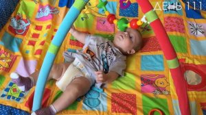 Развивающий коврик для 3х месячного младенца.