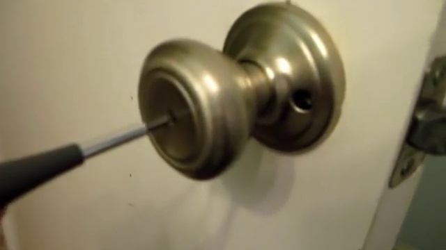 How to Open a Bathroom or Bedroom Privacy Lock from the Outside смотреть онлайн