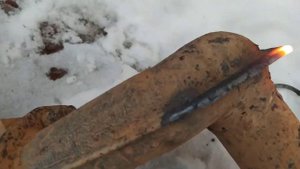 сварка автогеном, ремонт приемной трубы газ3302