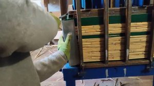 Beekeeping. Улей из камыша. Часть - 3. Пресс и корпус на 12 рамок из камыша. Устранили недостатки.