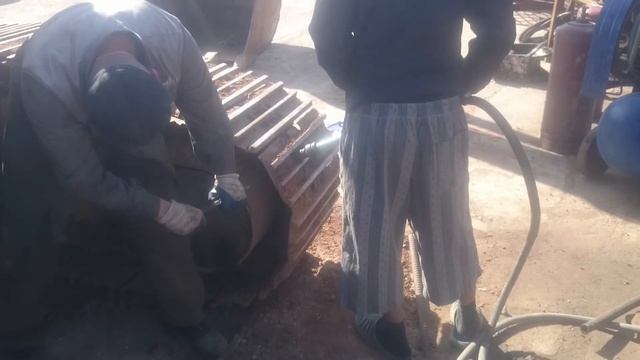 Ремонт ходовой части гусеничных экскаваторов WWW.UM5.RU смотреть онлайн