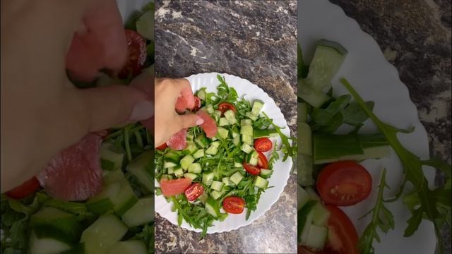 Легкий салат с красной рыбой #рецепты смотреть онлайн