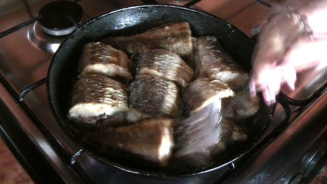 Хек под овощами. Очень вкусное и простое рыбное блюдо.