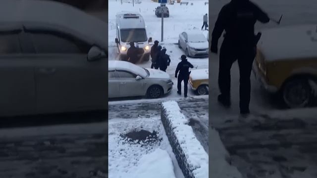 В Буграх чурка напал на женщину и мужчину с ребенком