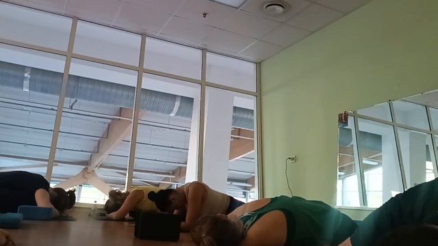 Хатха-йога + медитация. Средний и начальный уровень. Гармонизация корневой чакры. смотреть онлайн