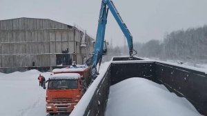 ВЫГРУЗКА ЖЕЛЕЗНОДОРОЖНЫХ ВАГОНОВ Fuchs MHL 350 загрузка щебня с вагонов