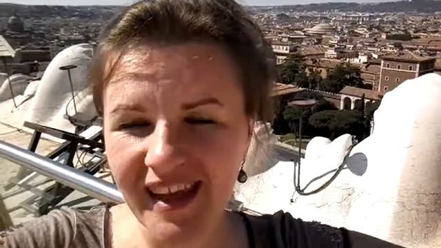 С одной из наивысших точек Рима... А что еще возможно? смотреть онлайн