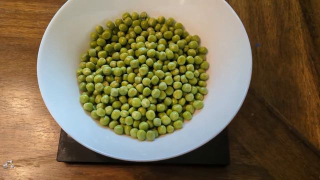 HARVESTING, SHELLING, AND BLANCHING ALASKA PEAS // PRESERVING THE HARVEST смотреть онлайн