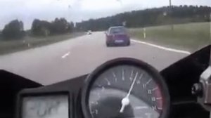 Yamaha R1 Turbo Vs Honda VTR 1000