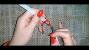 Как просто нарисовать снежинку гель-лаком на ногтях