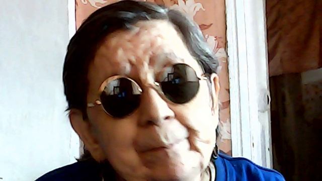 МАМА РАССКАЗЫВАЕТ СКАЗКУ МАЛЕНЬКИЙ МУК! смотреть онлайн