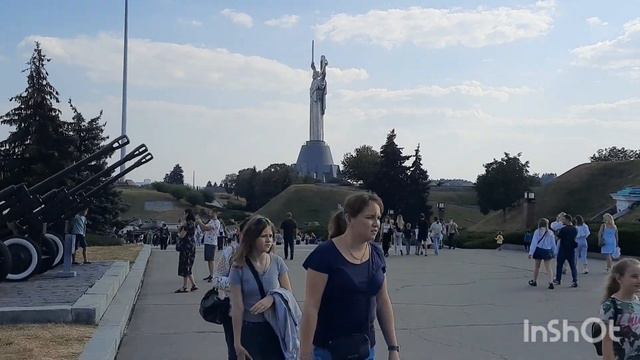 Прогулка по Киеву парк Вечной славы, монумент Родина мать, осень 2023 г смотреть онлайн