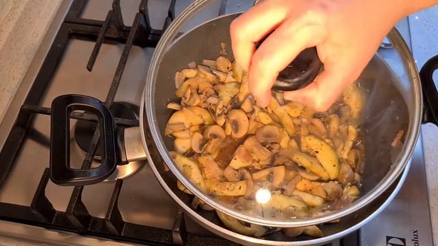 Баклажано-Строгонов. Вегетарианское блюдо .Готовка на каждый день. Один день без мяса! Это вкусно!